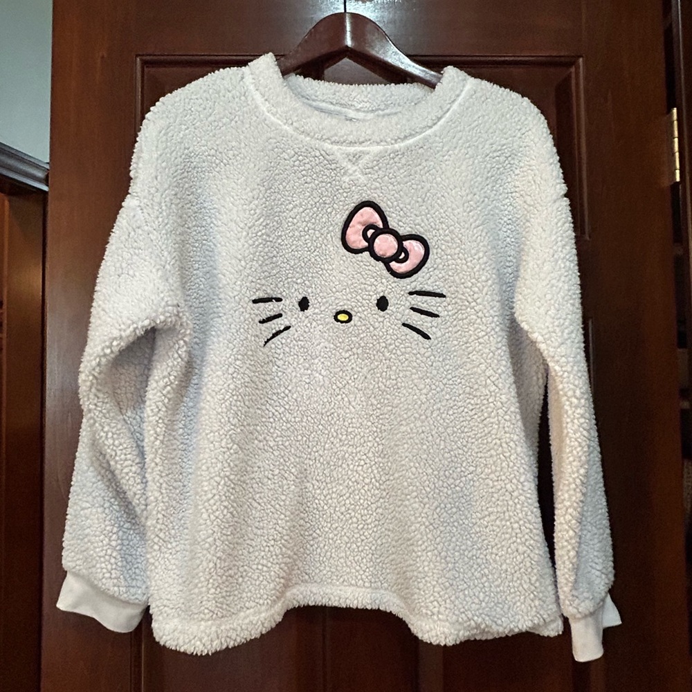 Hello Kitty Sherpa Sleepwear Pullover M 8/10